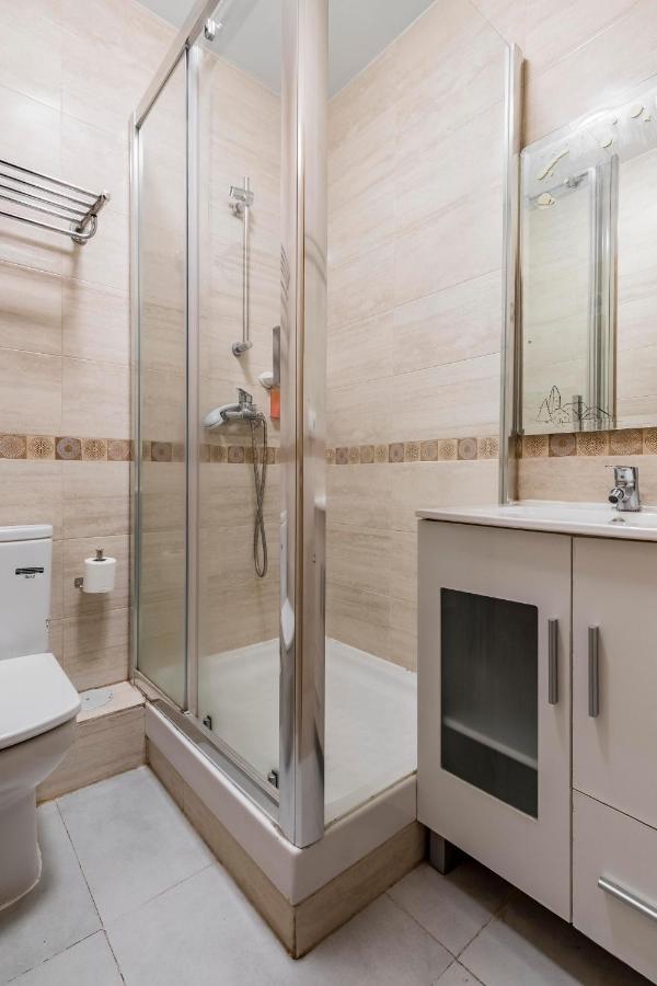 Beautiful Room In Heart Of Madrid Exterior foto